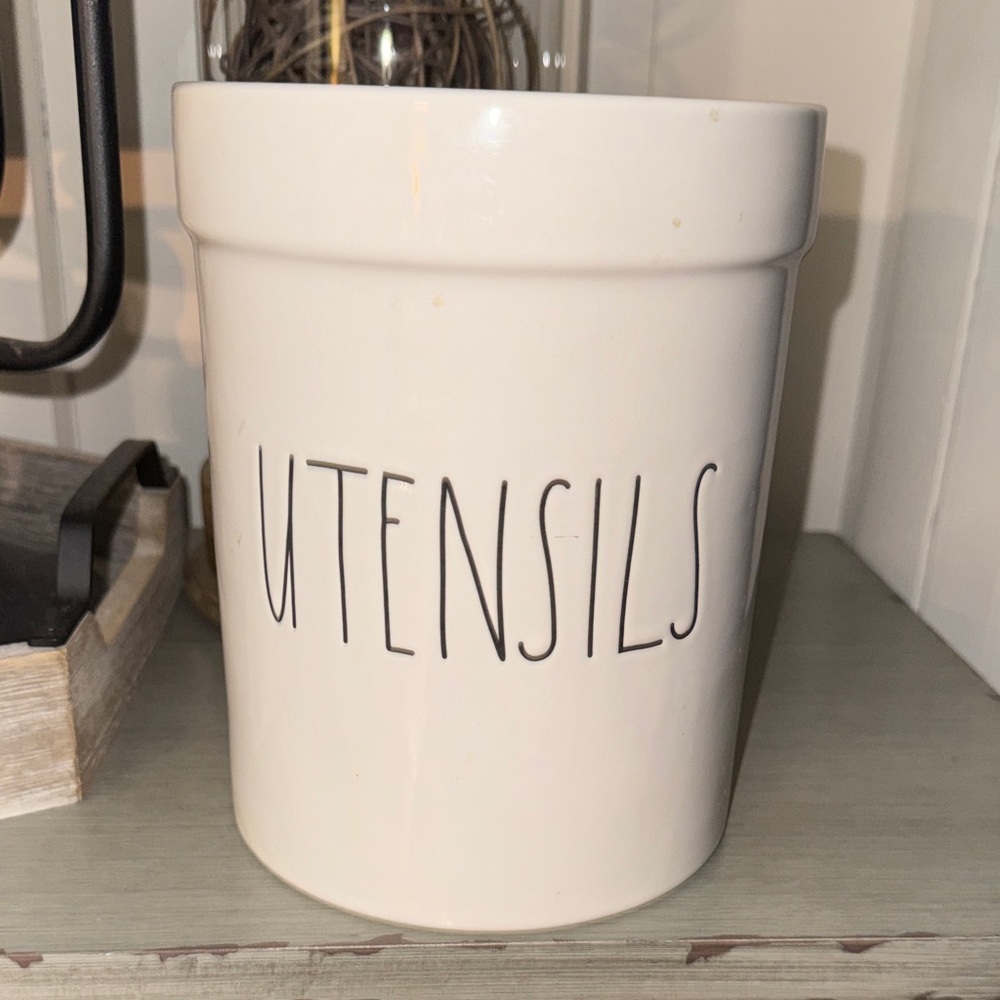 RAE DUNN White Ceramic Kitchen Utensil Holder Crock ‘UTENSILS’